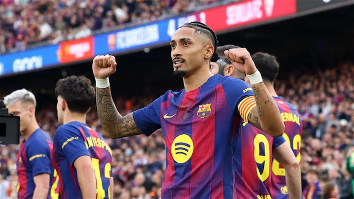 رافينها بعد انتصار فريقه على إشبيلية: تسجيل هاتريك ليس أمرًا معتادًا... ونفخر بجافي