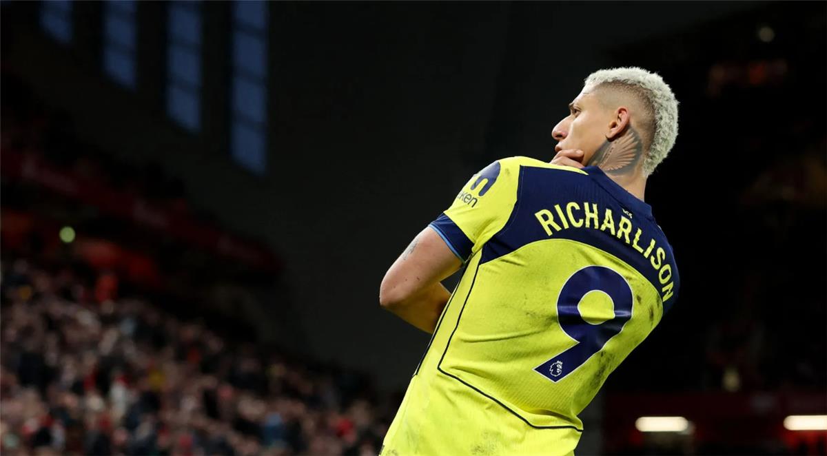 ريتشاليسون يكشف سر تسجيله للعديد من الأهداف أمام ليفربول