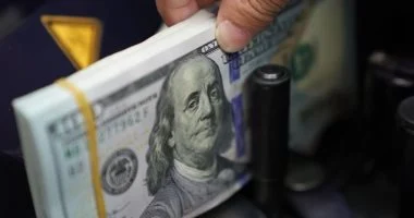 سعر الدولار في بنك القاهرة يصل إلى 52.29 جنيه للشراء