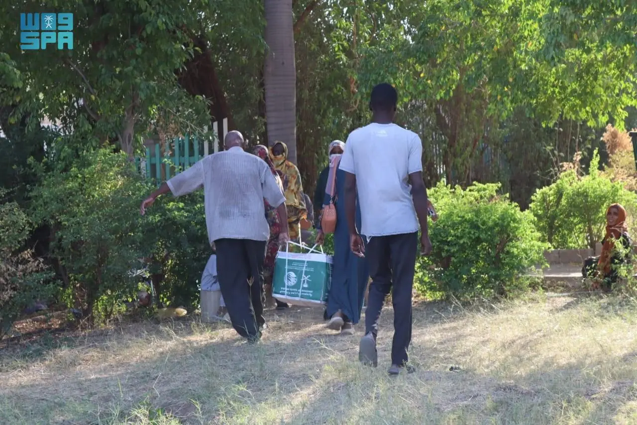 سلمان للإغاثة تقدم 700 سلة غذائية للمحتاجين في ولاية النيل الأبيض بالسودان