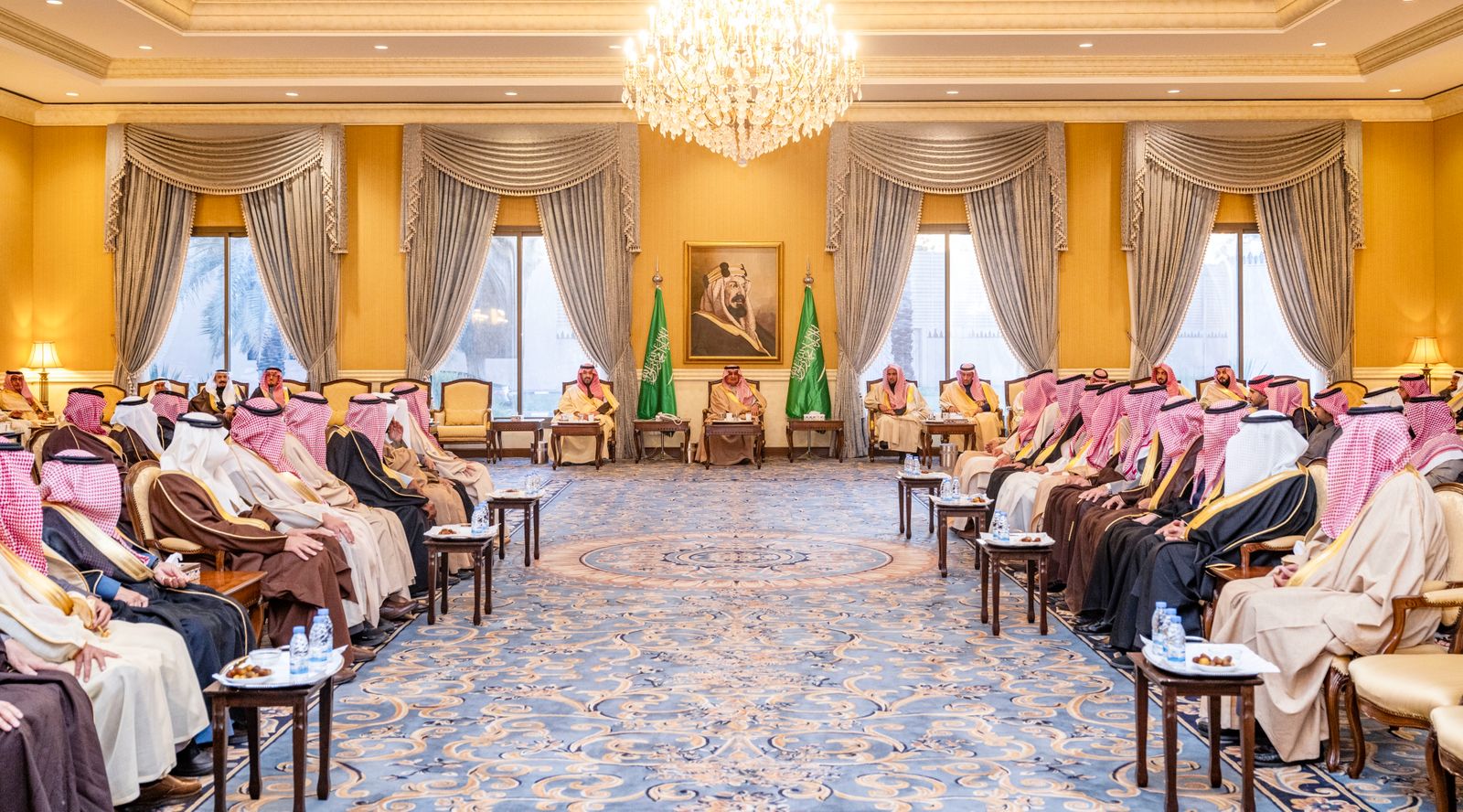 سمو الأمير فهد بن سلطان يكرم رؤساء المحاكم والمواطنين ومديري الإدارات الحكومية بلقاء مميز