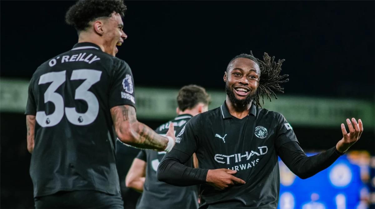 سيمينيو بعد انتصار مانشستر سيتي على ليدز: نترقب ما ستسفر عنه مباراة آرسنال