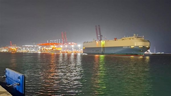 شحن 100 حافلة محلية الصنع على متن السفينة SUNSHINE ACE بميناء شرق بورسعيد