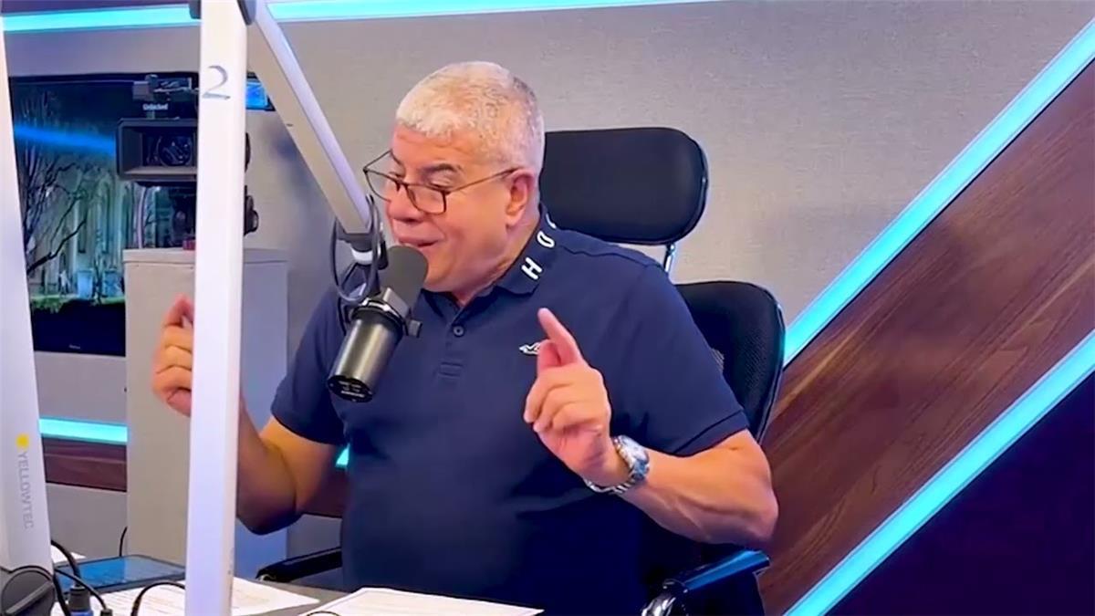 شوبير ينتقد إدارة الأهلي: "يفتقرون لكتابة العقود" ويتساءل عن عدم اتخاذهم خطوات الزمالك!