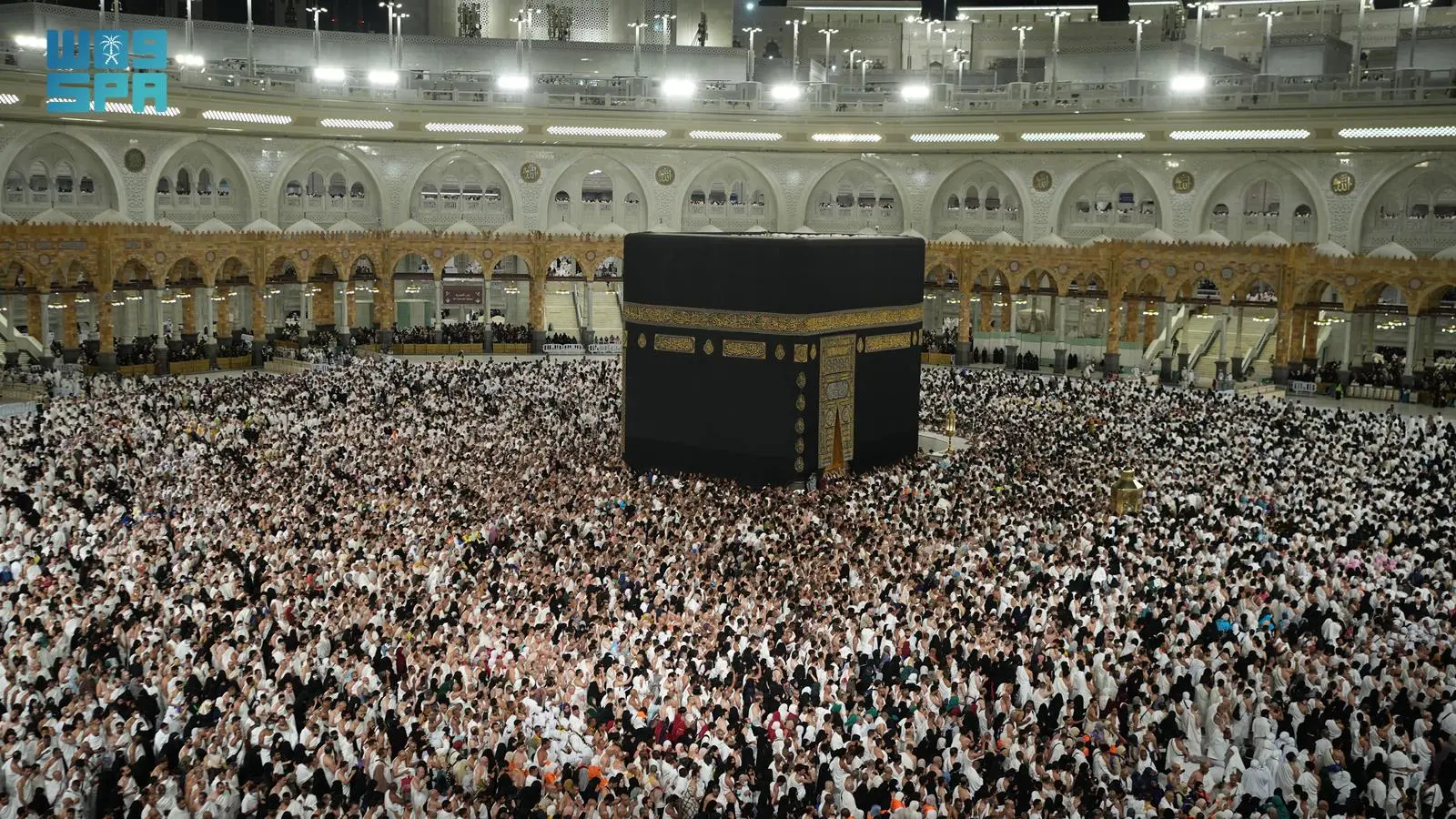 صحن المطاف: تجربة روحانية تعكس عظمة المكان ووحدة الحجاج