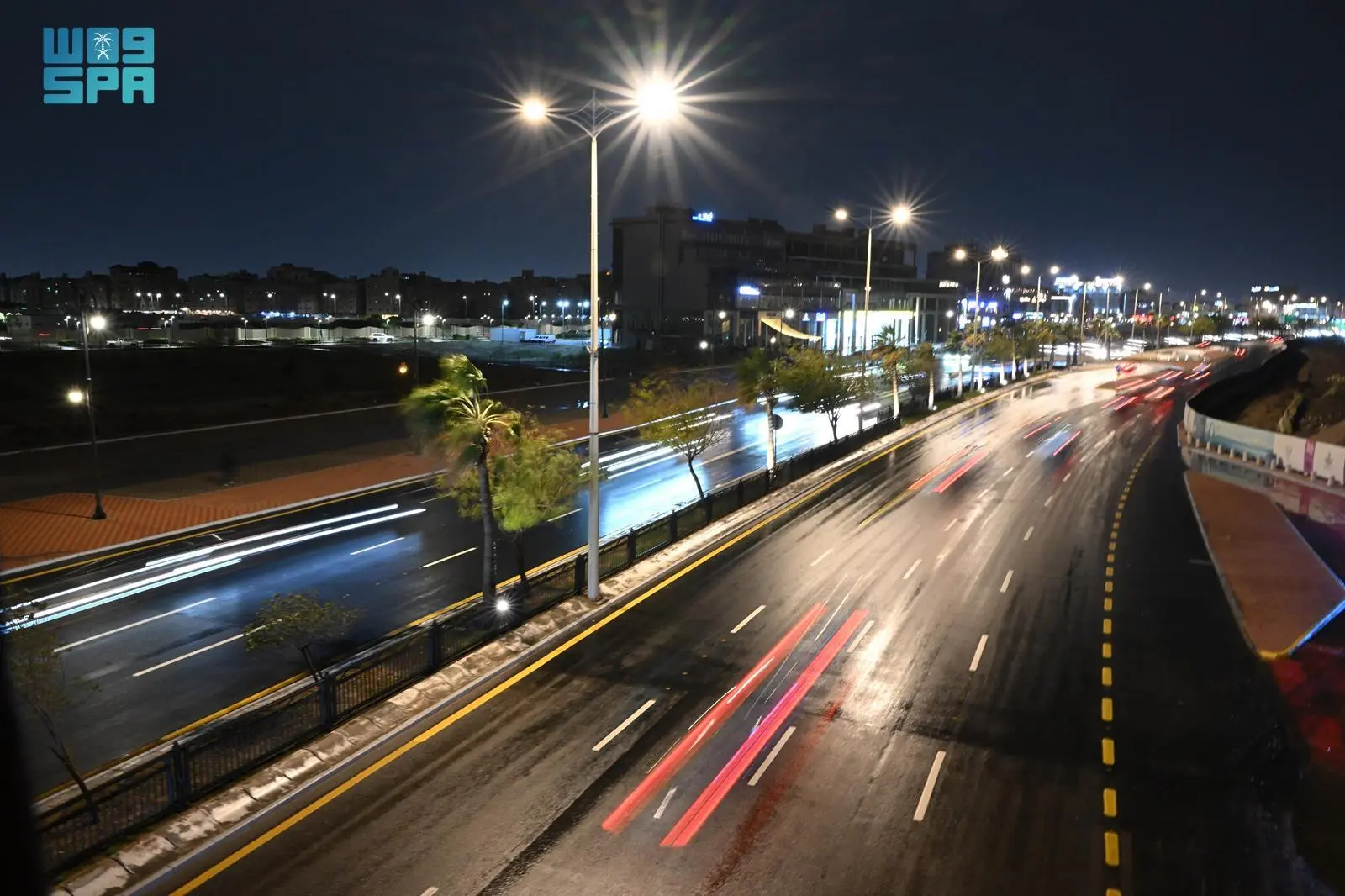 صور حصرية للأمطار المسائية في المنطقة الشرقية