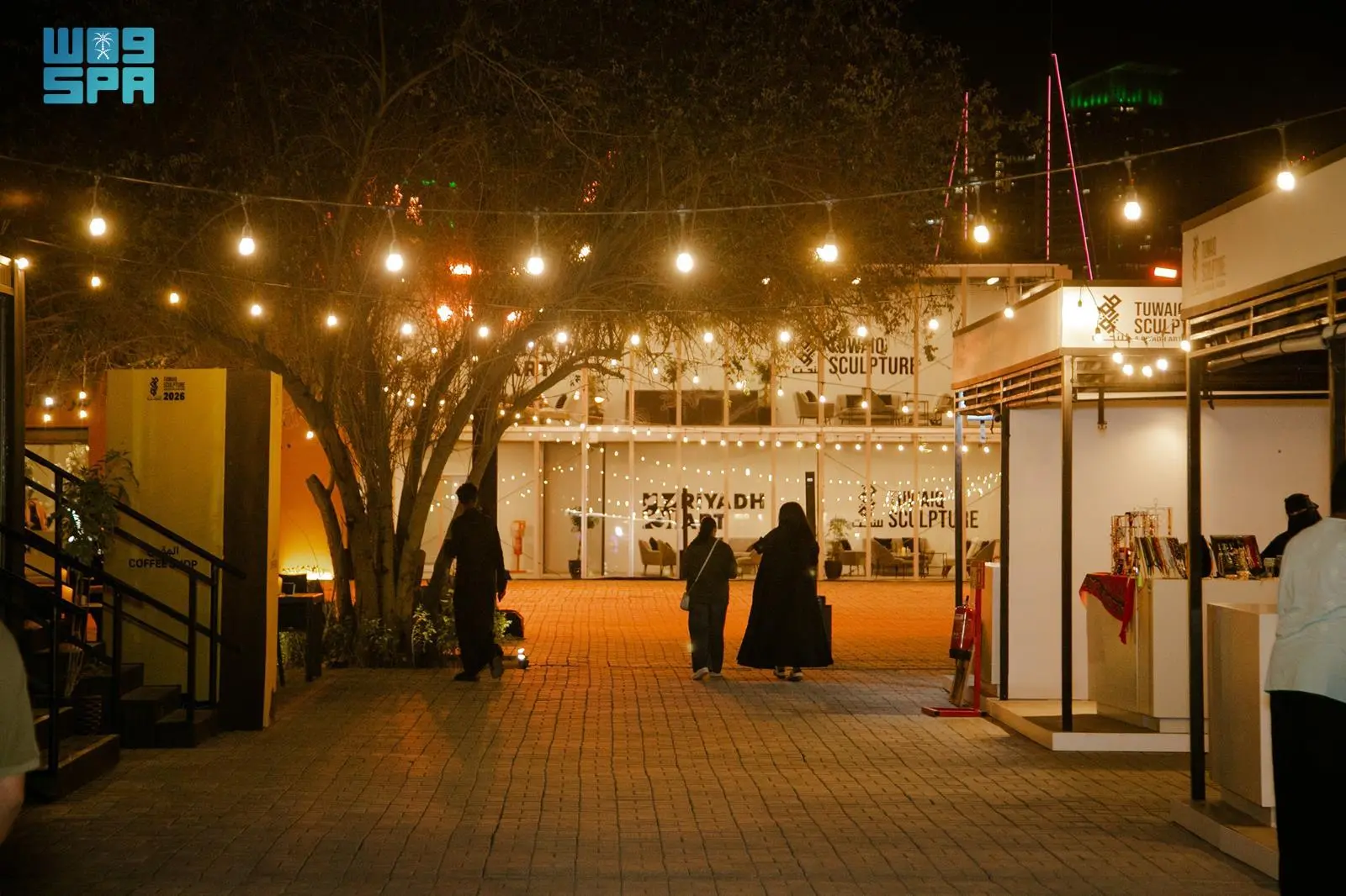 فوانيس معرض طويق للنحت تضيء ليالي رمضان في الرياض