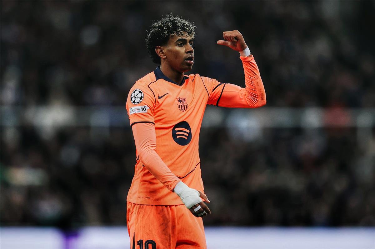 فيديو حصري: لامين يامال يسجل هدف التعادل لبرشلونة أمام نيوكاسل بهدوء.