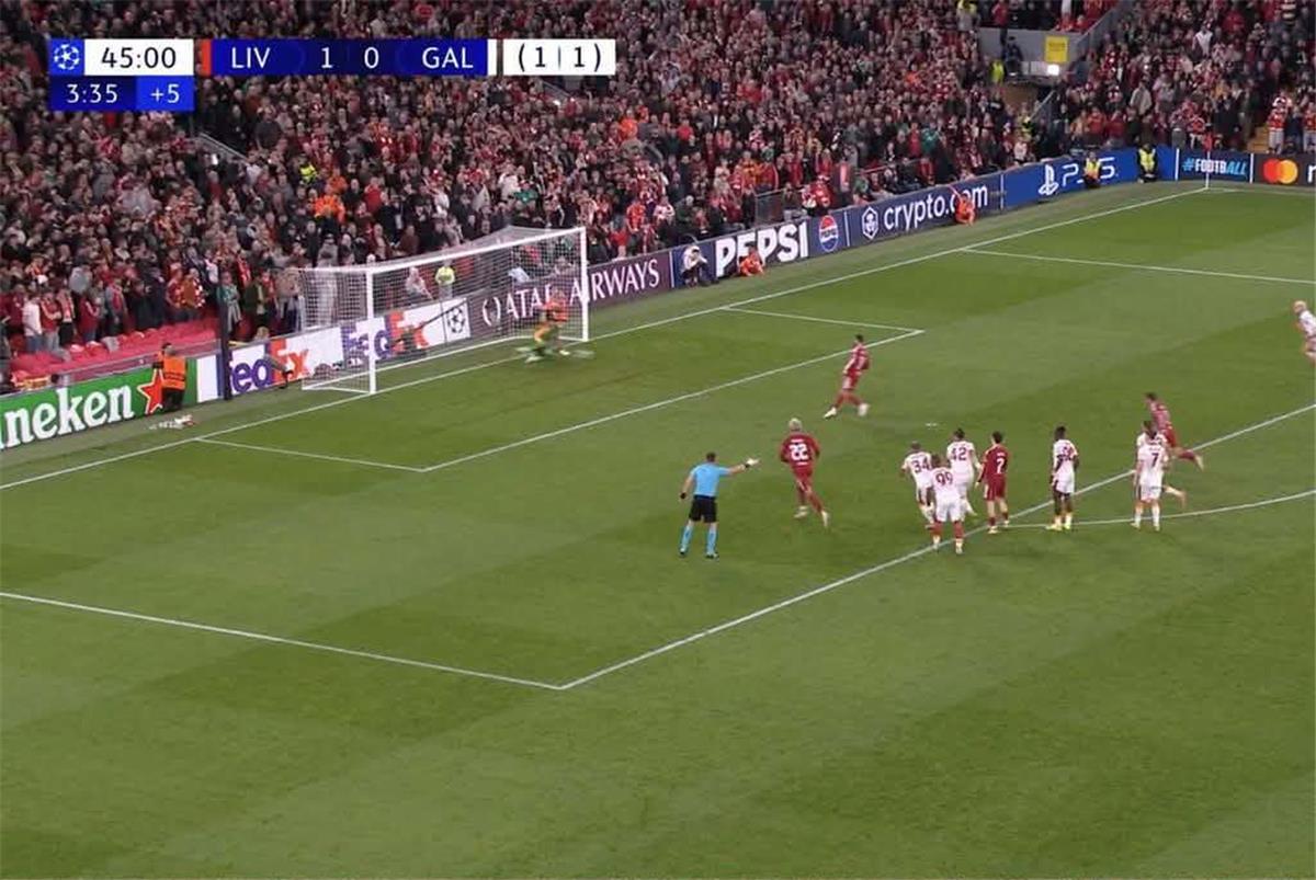 فيديو حصري: "محمد صلاح يفشل في تنفيذ ركلة جزاء مع ليفربول أمام جالطة سراي"