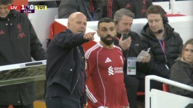 فيديو: رد فعل سلوت الغاضب بسبب محمد صلاح في مواجهة ليفربول وتوتنهام