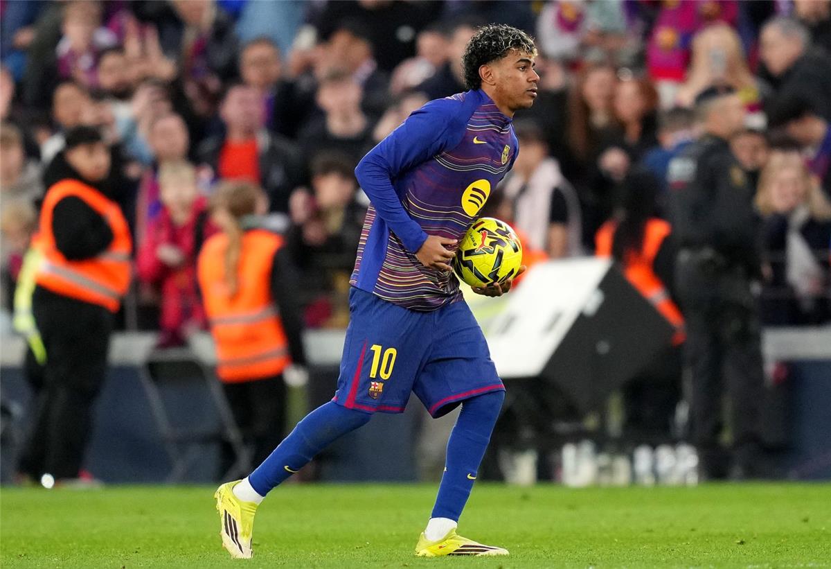 لامين يامال يعبر عن مشاعره بعد خروج برشلونة من كأس ملك إسبانيا