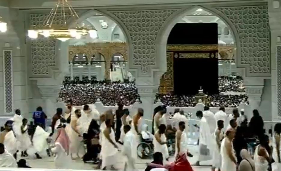 لحظات روحانية مميزة: تغطية حصرية لليلة 17 رمضان من المسجد الحرام