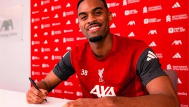 ليفربول يعلن تجديد عقد ريان جرافنبيرخ حتى عام 2032