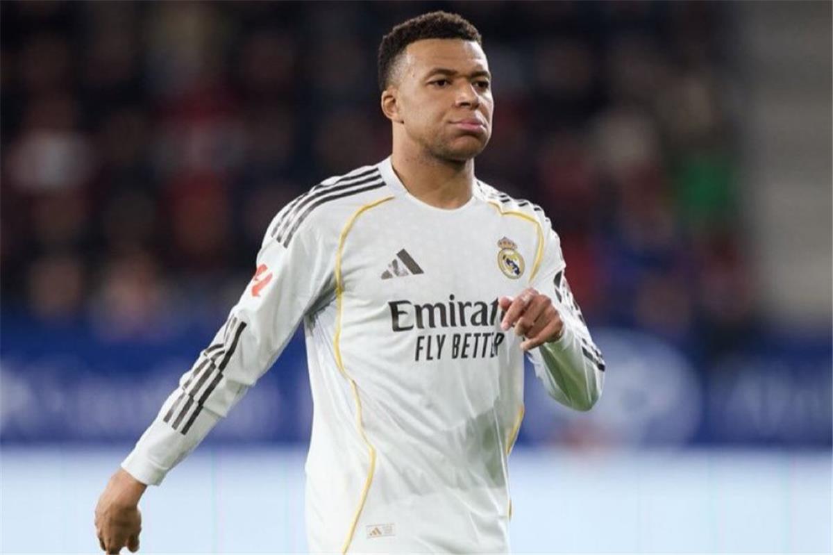 ليكيب تكشف موقف مبابي بشأن إجراء عملية جراحية في ركبته