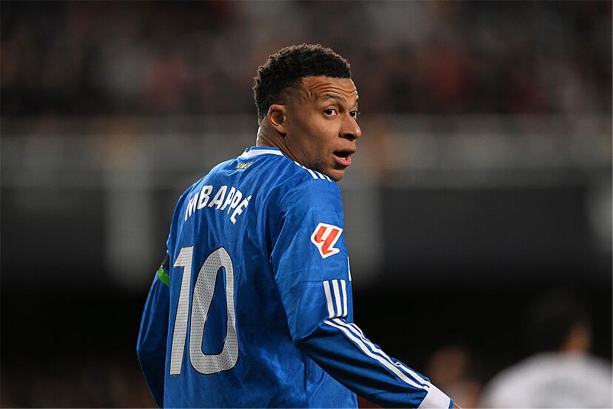 مبابي تحت الضغط: التحديات التي قد تمنعه من تكرار إنجازاته مع ريال مدريد