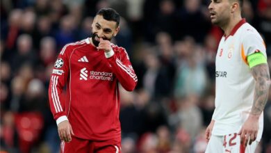 مدرب فريق سلوت يمدح محمد صلاح ويكشف أسباب استبداله في مواجهة جالطة سراي