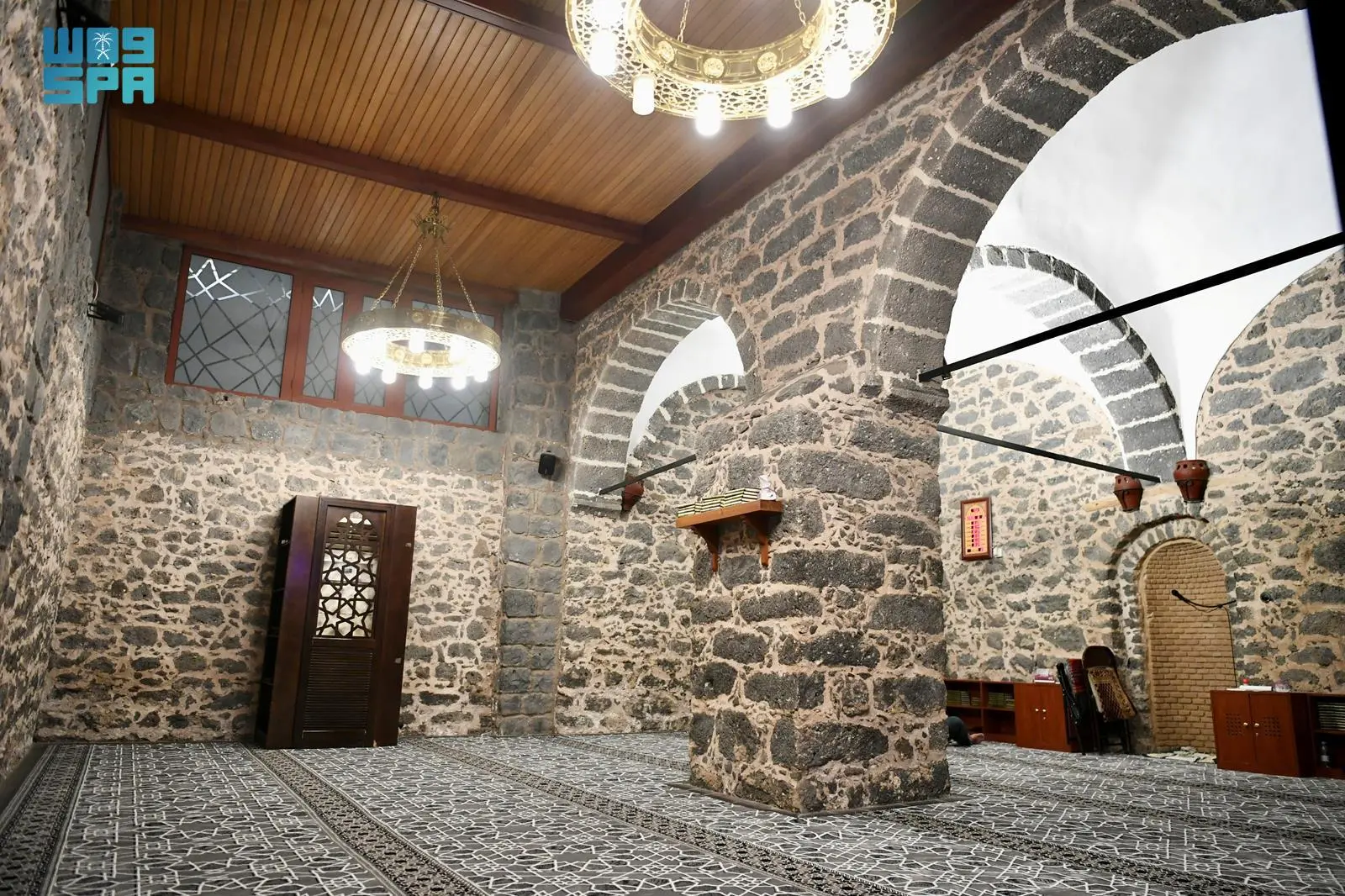 مسجد الدرع: رمز تاريخي بارز في مواقع أُحد بالمدينة المنورة