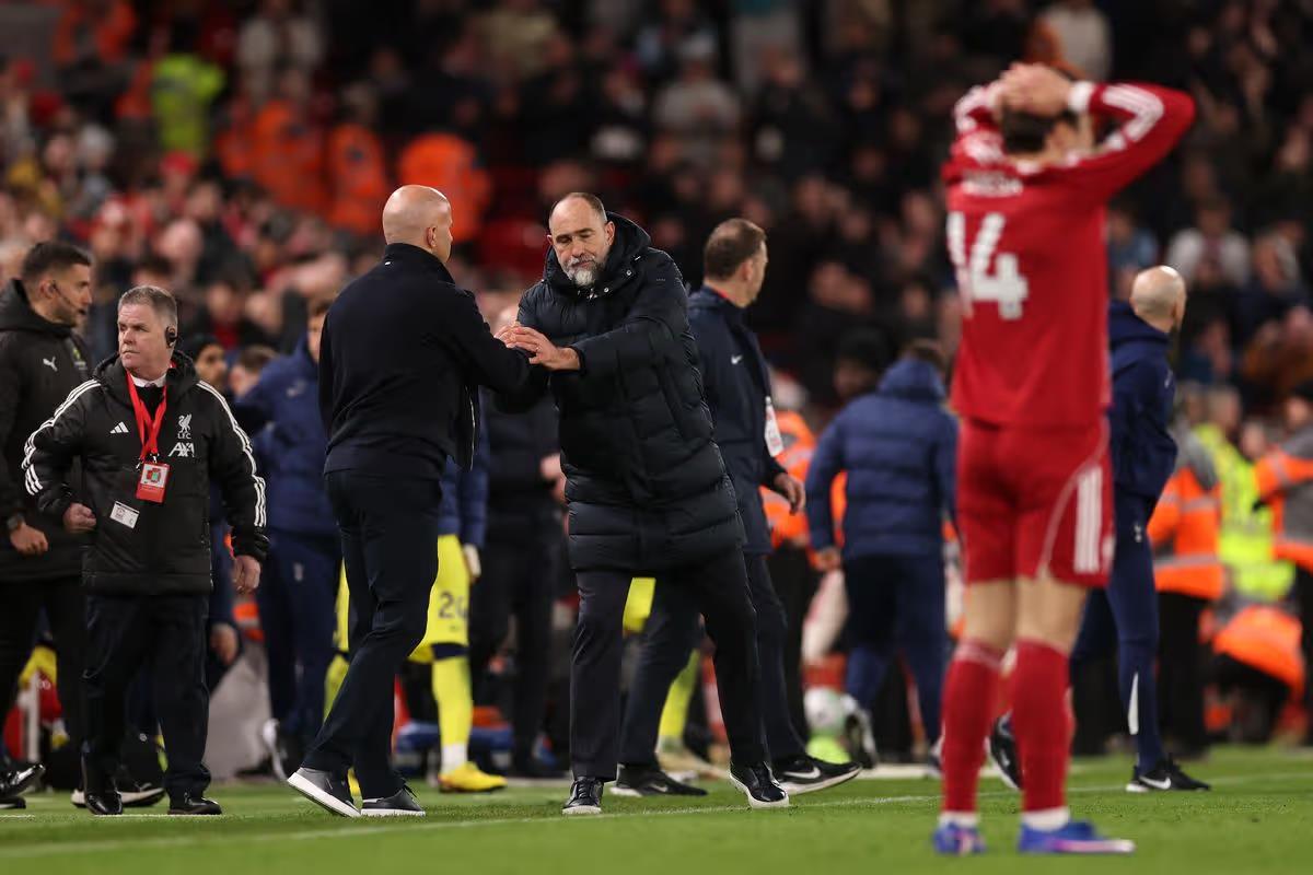 مطالبات قوية بإقالة سلوت من تدريب ليفربول قبل مواجهة جالطة سراي