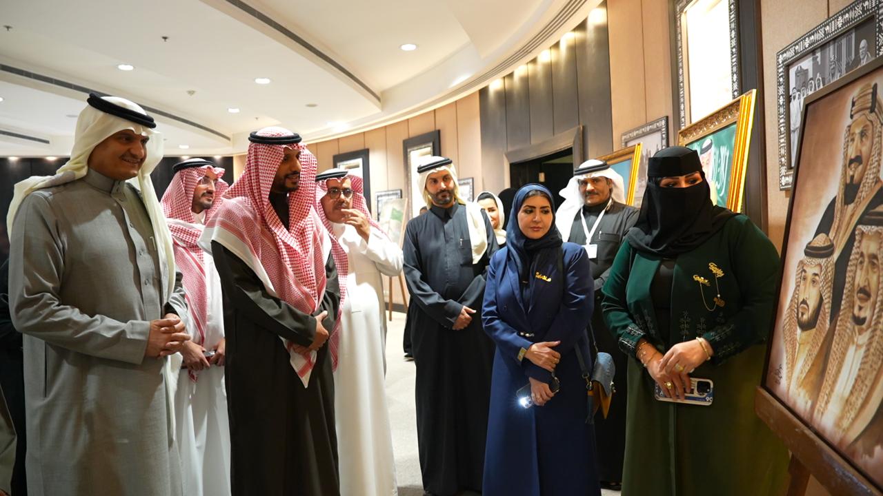 مكتبة المؤسس تنظم معرضًا تشكيليًا فنيًا بعنوان 'في حب الأخضر' احتفاءً بيوم العلم