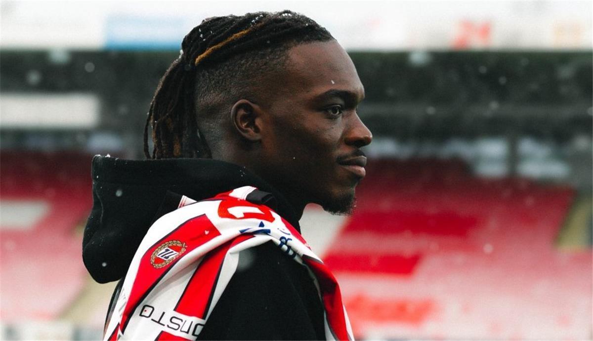 منتخب كاب فيردي يعلن سر استدعاء كامويش لدعم الفريق في كأس العالم