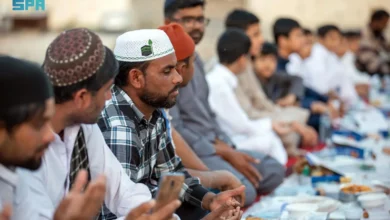 موائد الإفطار الجماعي في المدينة المنورة: تجسيد لقيم التآخي والتكاتف الاجتماعي