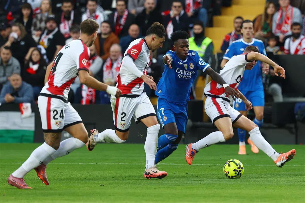 مواعيد مباريات الإثنين 16 مارس 2026: مواجهات نارية في الدوريين الإنجليزي والإسباني والقنوات الناقلة لها