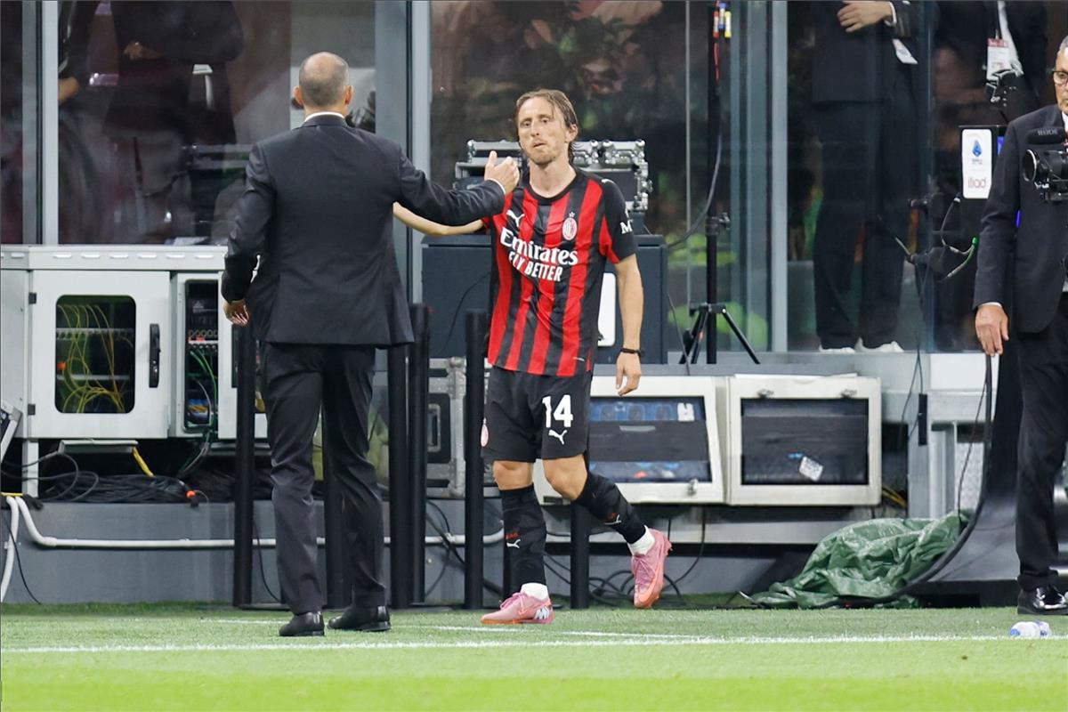 مودريتش يكشف تفاصيل عودته المحتملة إلى ريال مدريد ومستقبل أليجري مع ميلان