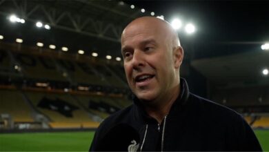 ميرفي يكشف: سبب وحيد يحول دون مغادرة سلوت لليفربول