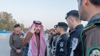 نائب أمير الحدود الشمالية يتبادل إفطار الميدان مع رجال الأمن