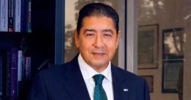 هشام عز العرب رئيسا للبنك التجاري الدولي CIB لمدة 3 سنوات ما هي أبرز محطات حياته المهنية؟