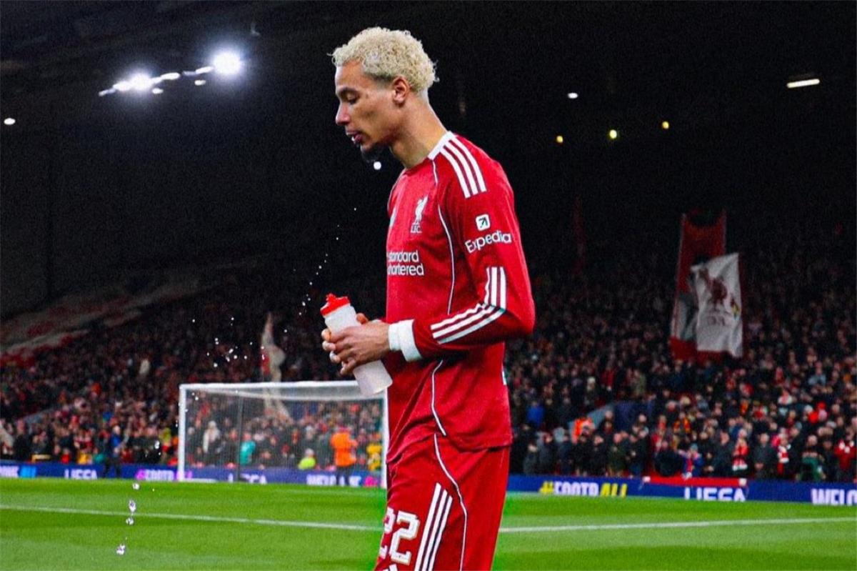 هنري يشارك إيكتيكي لحظات مرحة بمناسبة إجازة عيد الفطر المبارك