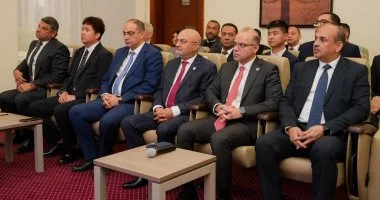 وزير الاستثمار والتجارة الخارجية يمنح 8 رخص ذهبية لمشروعات بقيمة 1.2 مليار دولار