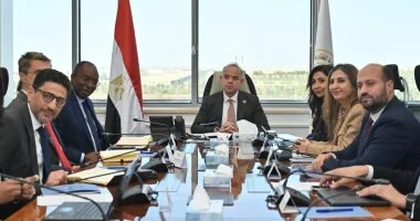 وزير الاستثمار يكشف عن محاور تطوير البيئة الاستثمارية