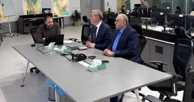 وزير البترول يتفقد مركز التحكم بالشبكة الغازية لضمان استمرارية الإمدادات