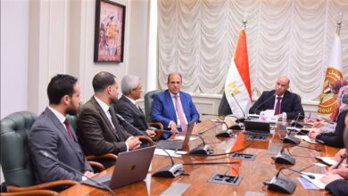 وزير العمل يعقد جلسات لمناقشة إطلاق منصة لتأهيل الشباب لسوق العمل العالمي