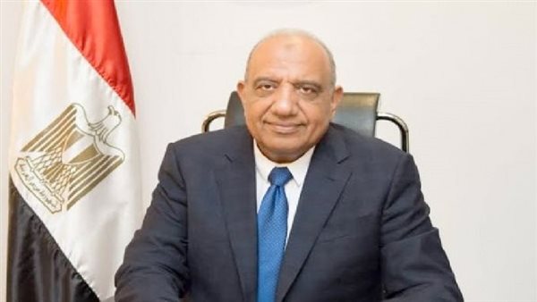 وزير الكهرباء يوجه بزيادة ساعات العمل في مراكز خدمة المواطنين تزامناً مع عيد الفطر