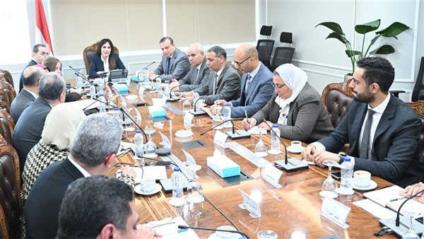 وزيرة الإسكان تناقش آليات طرح وحدات سكنية بنظام الإيجار