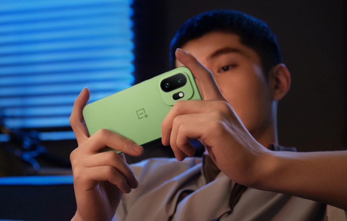 ون بلس تطلق OnePlus 15T بهاتف رائد مع بطارية ضخمة