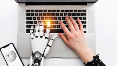 ويكيبيديا تفرض قيودًا على استخدام الذكاء الاصطناعي في كتابة المقالات