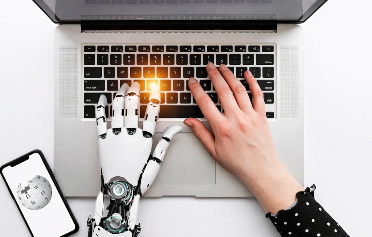 ويكيبيديا تفرض قيودًا على استخدام الذكاء الاصطناعي في كتابة المقالات